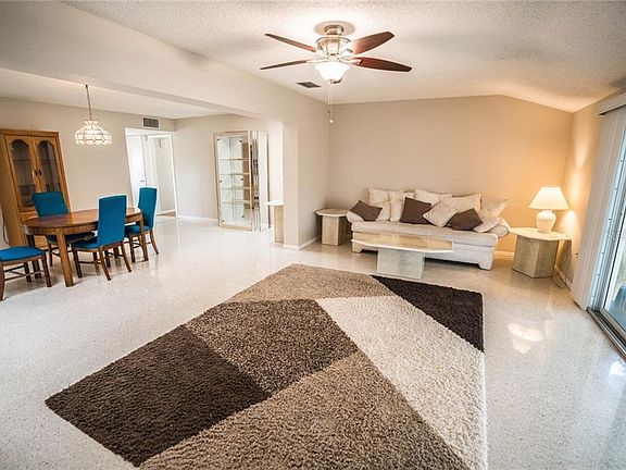5th image of 718 Sahara Dr