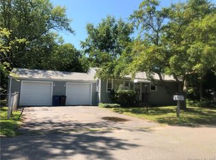 30 Dell Dr, New Haven, CT 06513