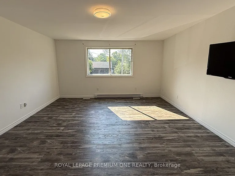 512 Mosley St #WHOLE HOUSE — Photo 3