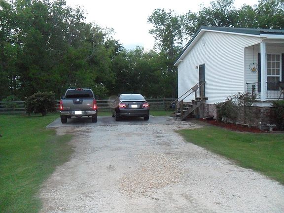 3rd image of 532 Twin Oaks Dr