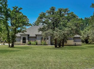 355 Shannon Ridge Dr, Floresville, TX 78114