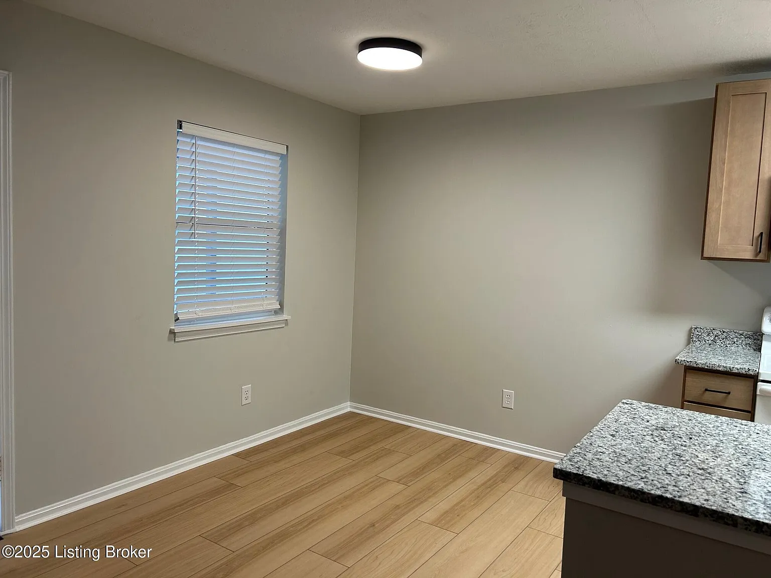 2 bed, 1.0 bath, 750 sqft, $1,350 — Photo 4