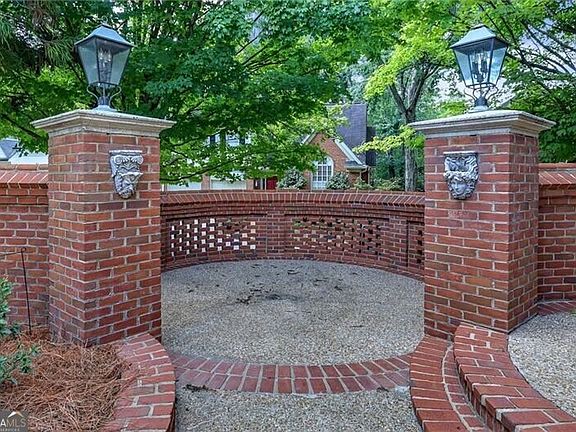 3rd image of 1430 Sheridan Walk NE