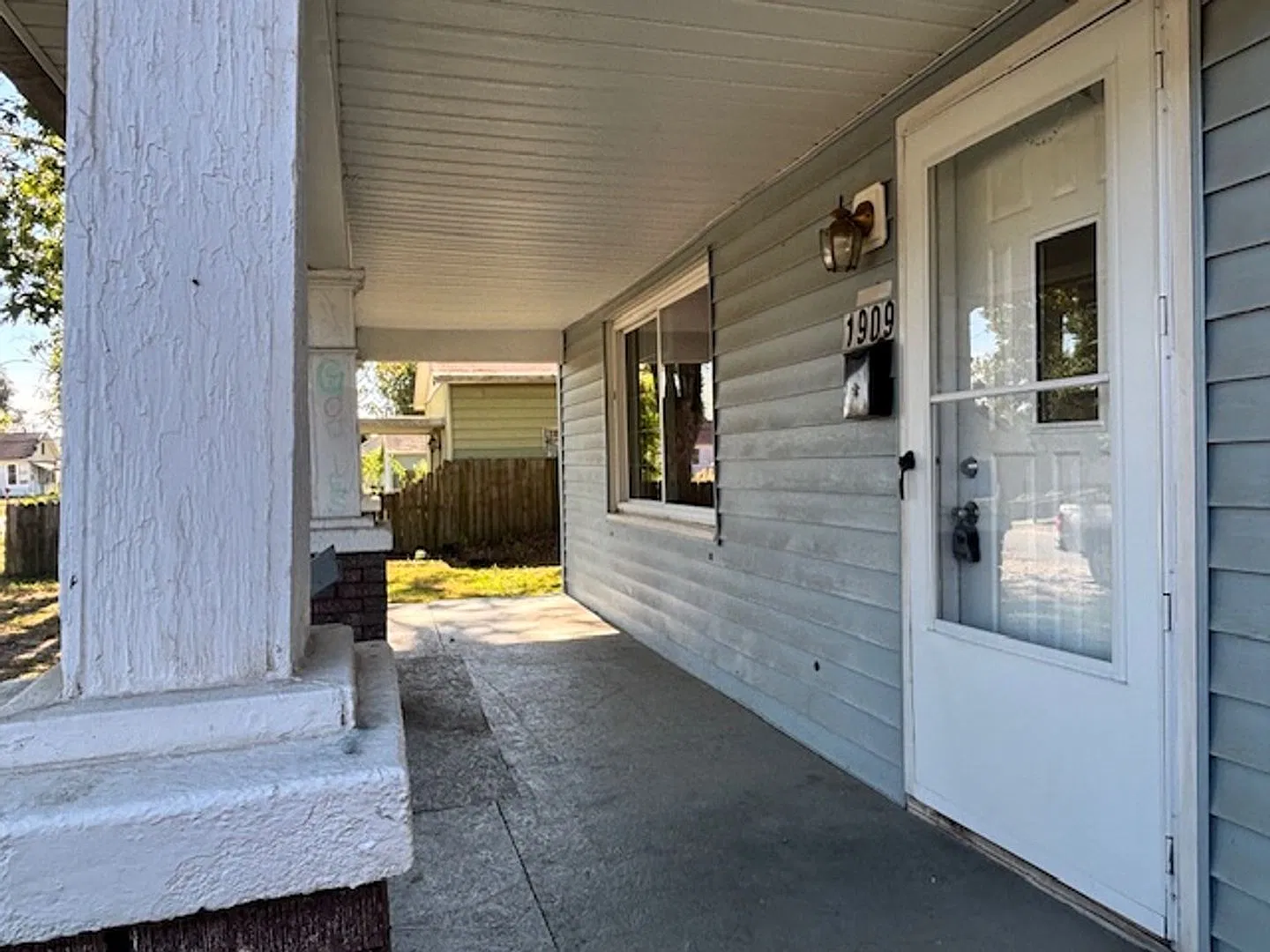 1909 South Kerth Avenue Evansville, IN 47714 — Photo 2