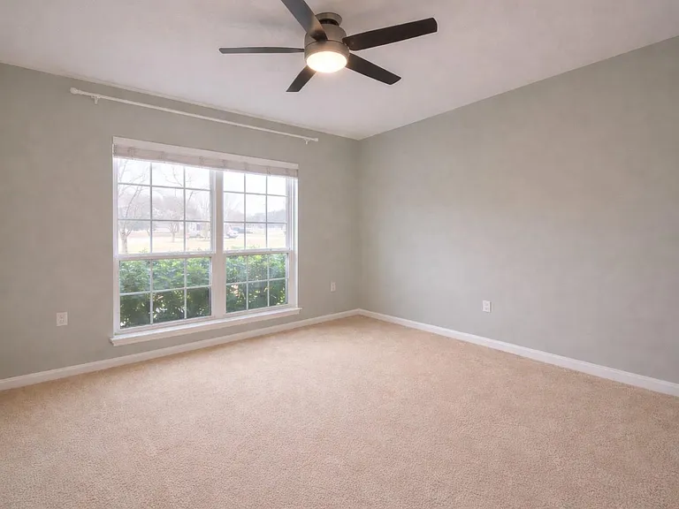 418 Price Dr — Photo 13