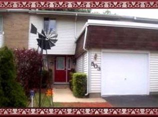 503 Jill Ln, Bolingbrook, IL 60440