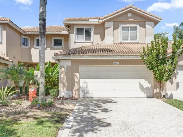 1062 SW 158th Ave, Pembroke Pines, FL 33027