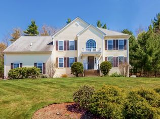 22 White Oak Dr, Nashua, NH 03063
