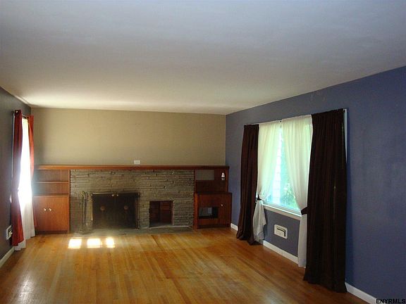 2nd image of 2315 Gurenson Ln