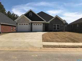 119 Glen Oaks Cir, Glencoe, AL 35905