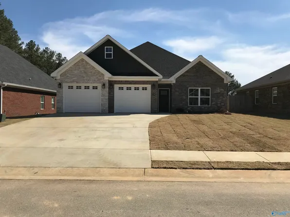 119 Glen Oaks Cir, Glencoe, AL 35905