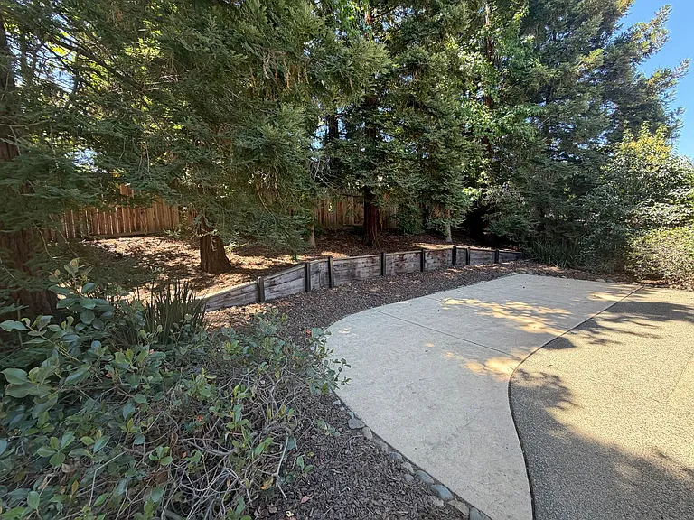 11674 Prospect Hill Dr — Photo 34