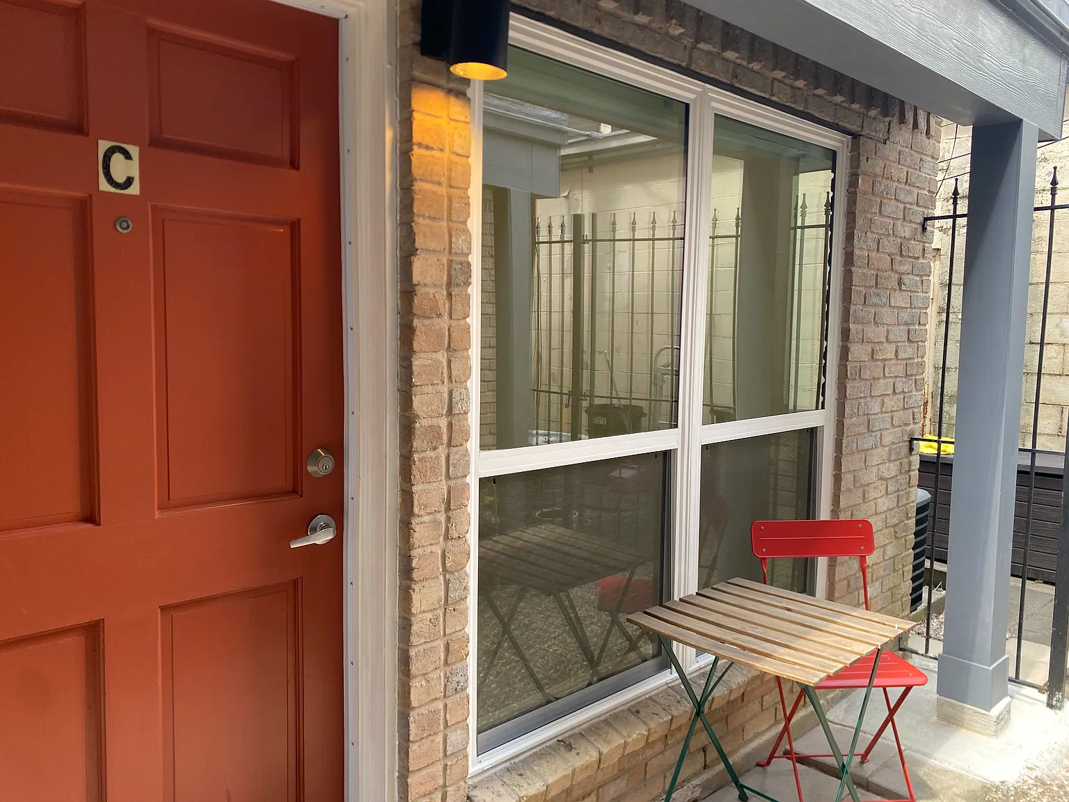 2 bed, 1.5 bath, 697 sqft, $1,500 — Photo 2