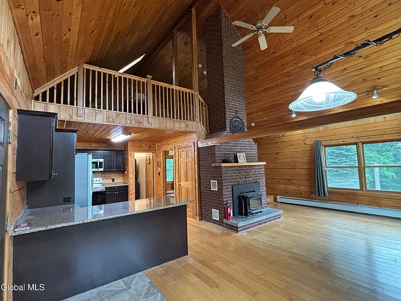 3rd image of 602 Herrick Road
