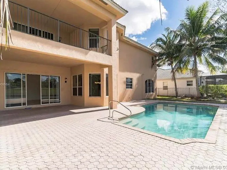 1831 Waldorf Dr — Photo 3