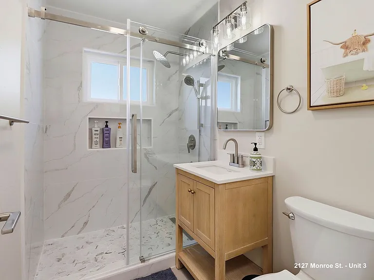 2127 Monroe St — Photo 5
