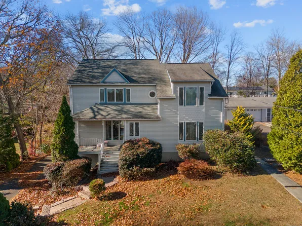 15 Watrous Avenue, Branford, CT 06405