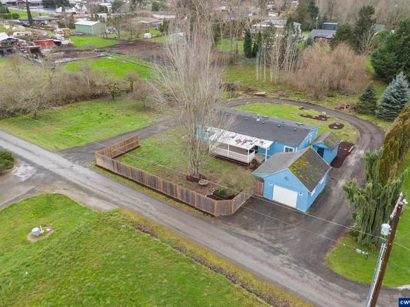 925 New Haven Dr NE, Salem, OR 97317