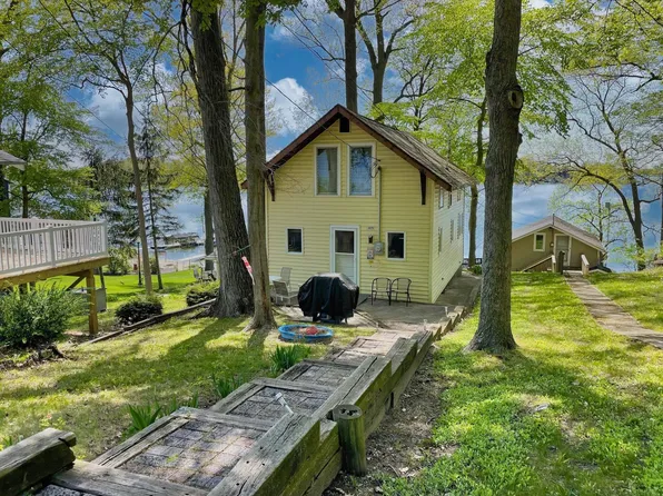 6829 N Kalorama Rd, Leesburg, IN 46538