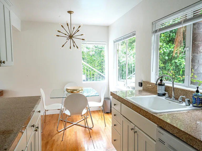 2069 Paramount Dr — Photo 18