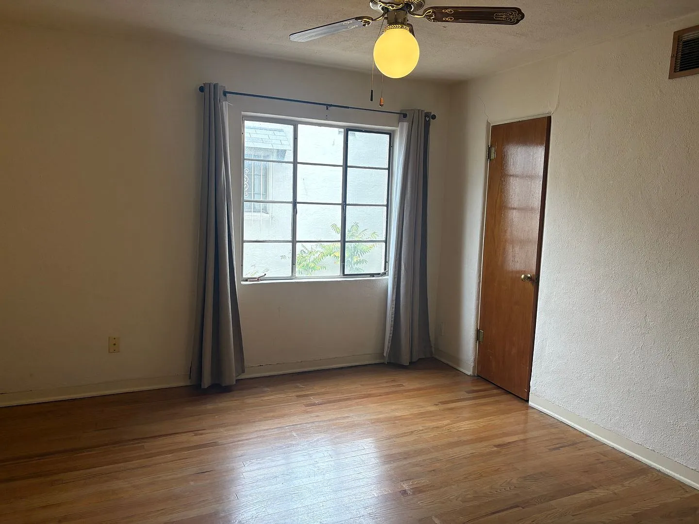 223 Solano Dr NE — Photo 4