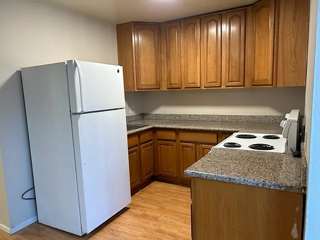 635 S 11th St #14 — Photo 3