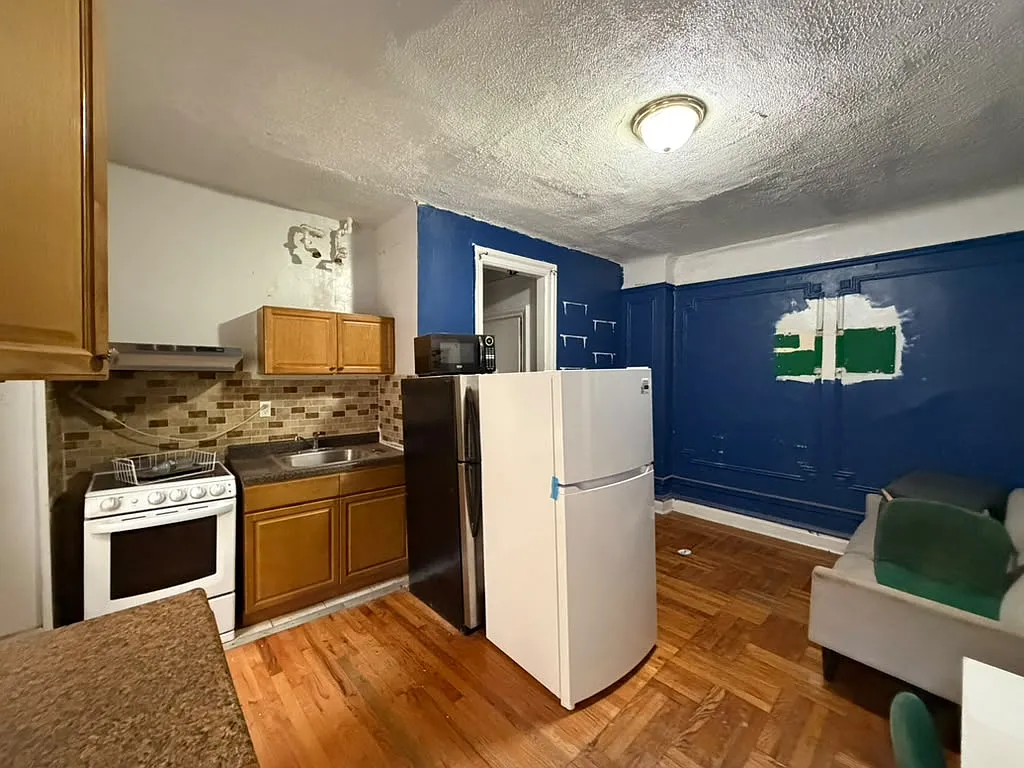 Studio, 600 sqft, $2,646 — Photo 2