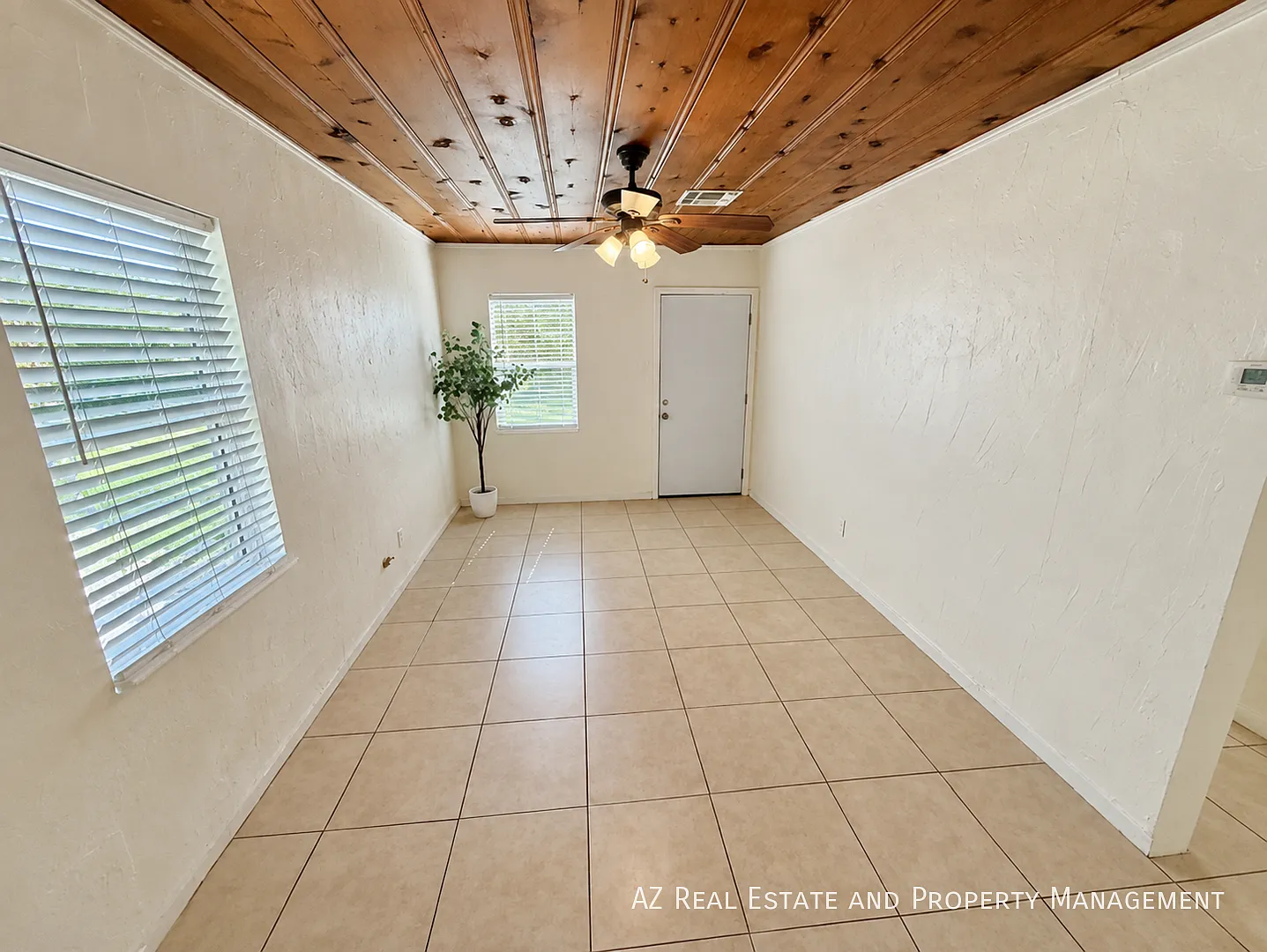 Prime Phoenix Living at an Exceptional Value $500 deposit + One month FREE on a 13 month lease! — Photo 2