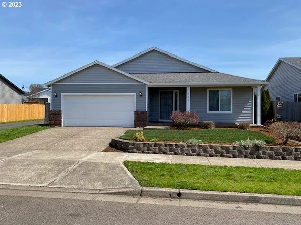 711 Mary Dr, Molalla, OR 97038