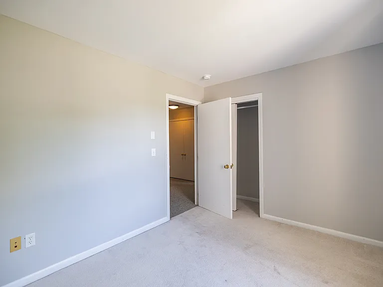 73 Millbrook Ln — Photo 10