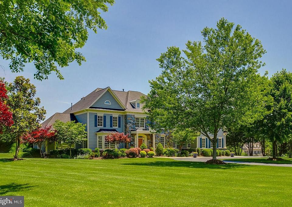 Beautiful curb appeal with mature landscaping