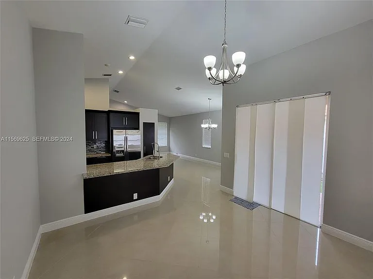 928 Falling Water Rd — Photo 3
