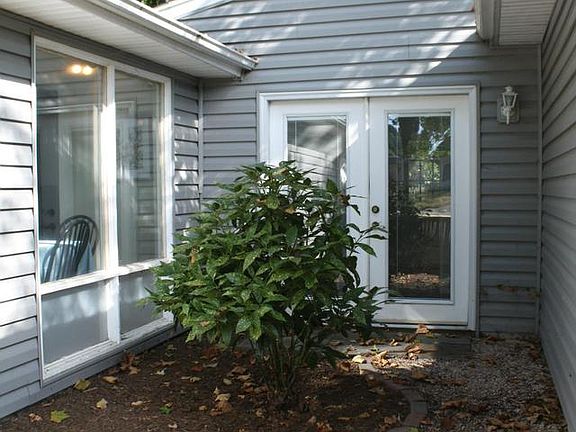 3rd image of 13607 Alexis Ct