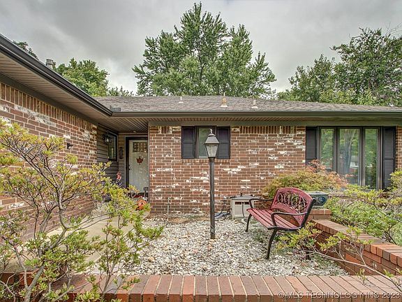3rd image of 6621 E 73rd Pl