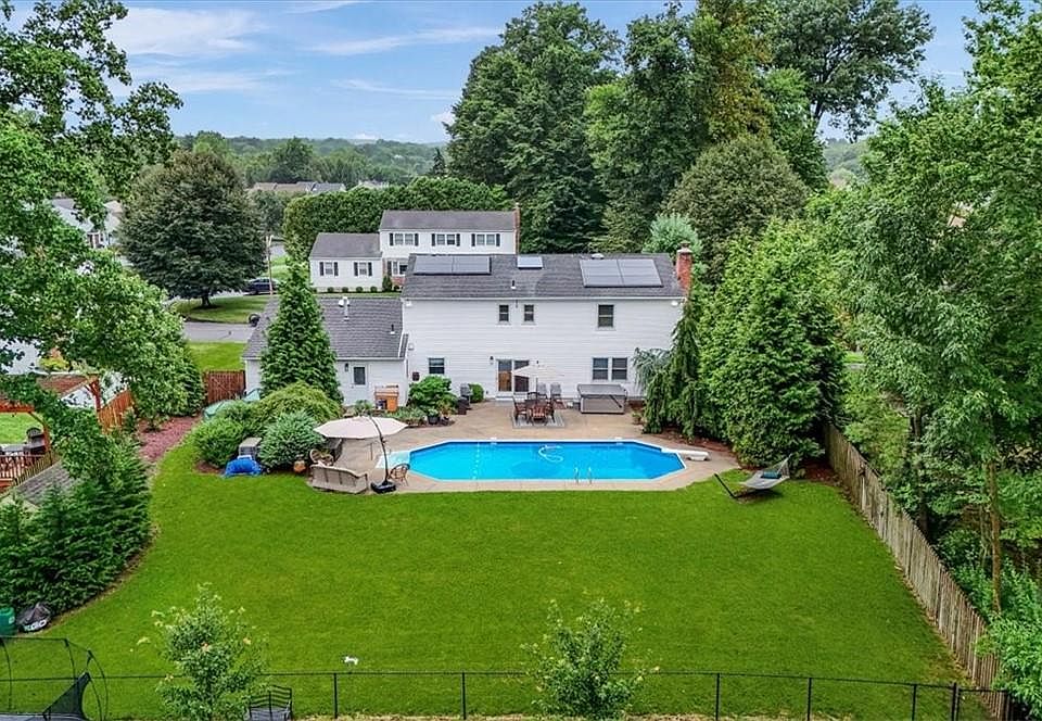 1st image of 31 Cranford Drive