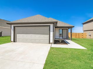2102 Crimson Lake Blvd, El Reno, OK 73036