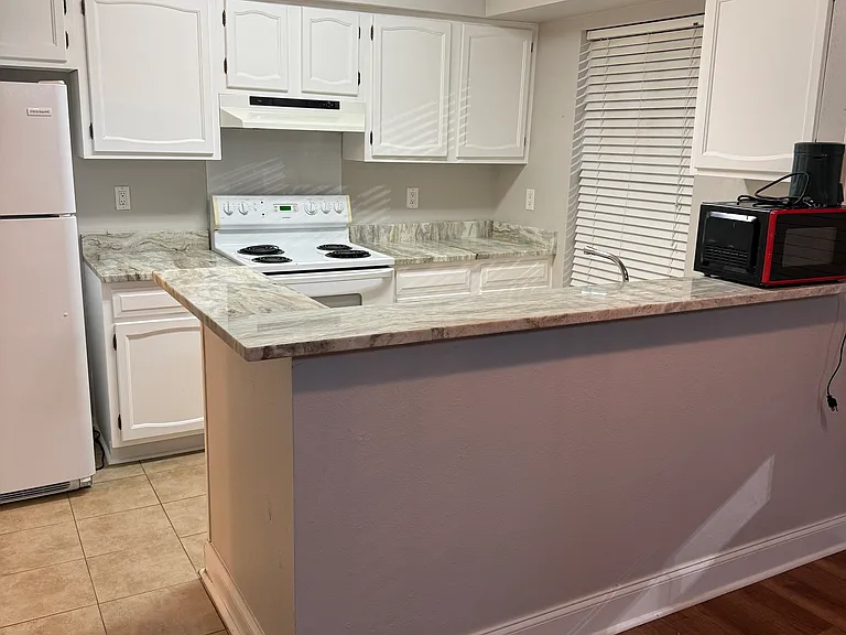 2900 Manhattan Blvd #104 — Photo 6