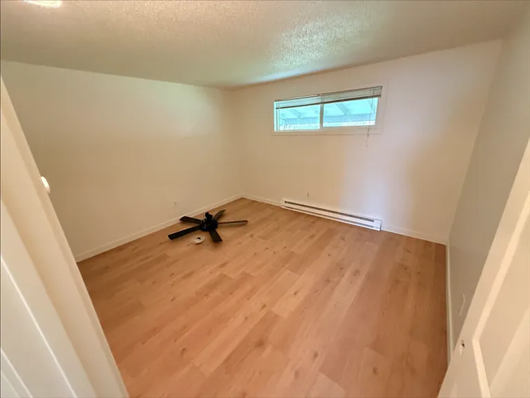 215 NW Canal Blvd #6 — Photo 15