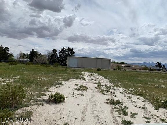 4th image of 4061 E Dandelion St