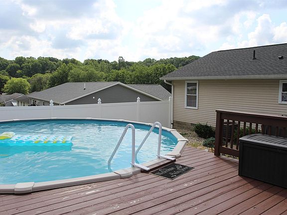 5th image of 352 W Blackfoot Dr