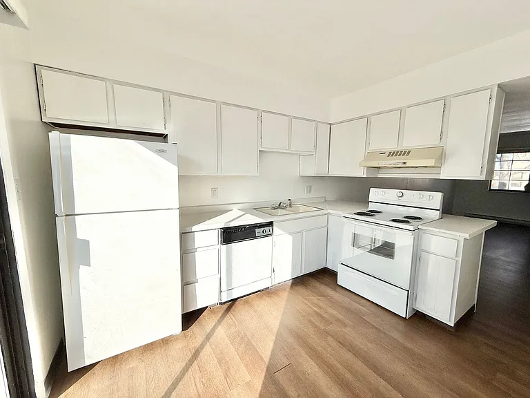 Baltic Apartment Homes — Photo 2