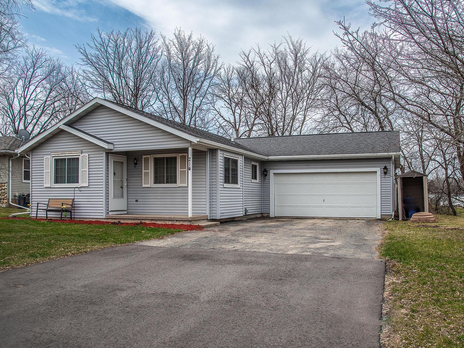 214 S Watertown St, Johnson Creek, WI 53038 Zillow