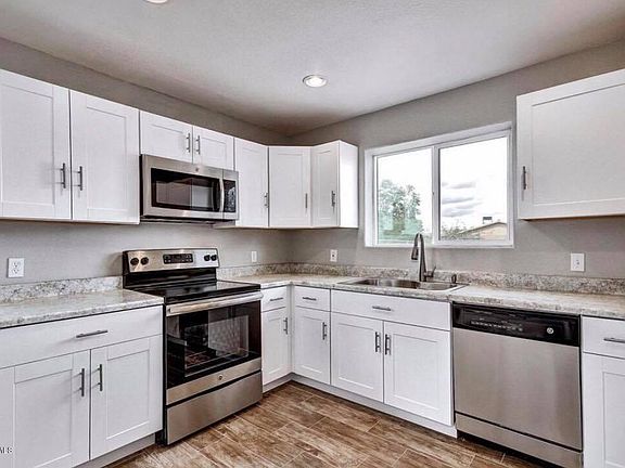 3rd image of 7516 W Calle Aragon