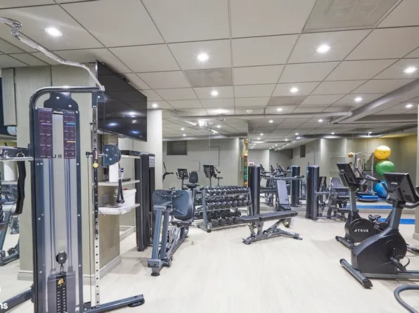 905 Fifth Avenue image 20 of 22