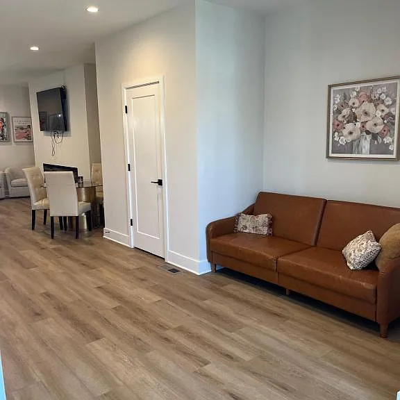 206 Broadway St #2 — Photo 17