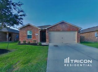 317 Summer Horse Dr, La Marque, TX 77568