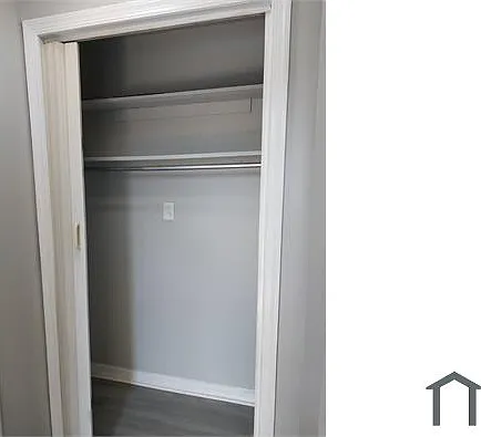 Studio, $1,000 — Photo 2