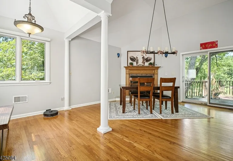 195 Chaucer Dr — Photo 27