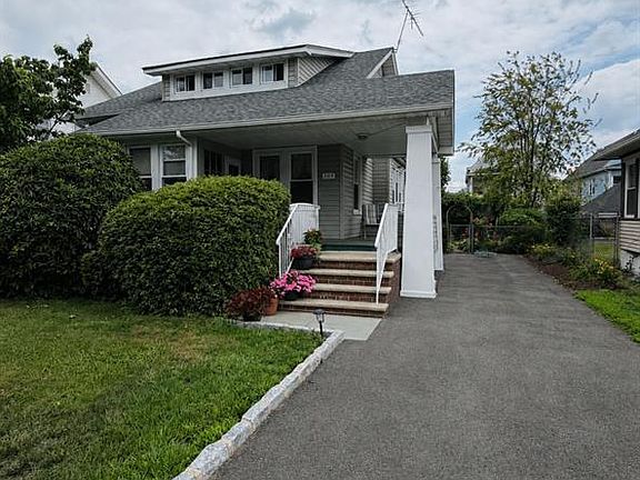 2nd image of 409-411 E 25th St