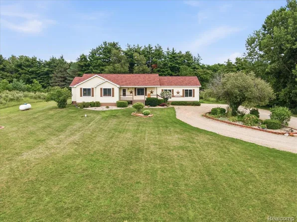 5422 Brown City Rd, Brown City, MI 48416